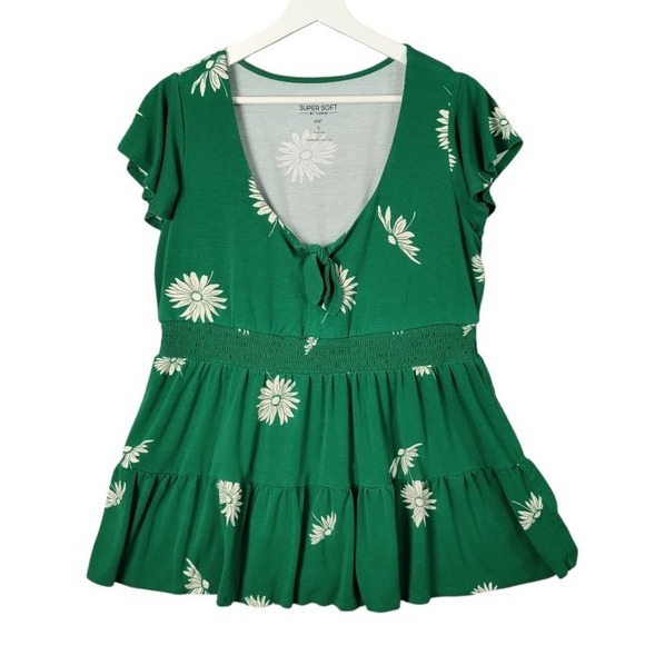 Torrid Super Soft Green Floral Tie-Front Smocked Ruffle Stretch Top Womens SZ 1X - Picture 1 of 8